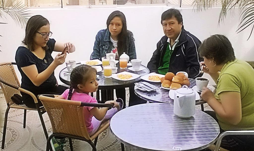 Hostal Florida Chiclayo Buitenkant foto