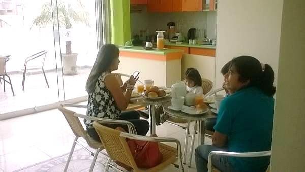 Hostal Florida Chiclayo Buitenkant foto